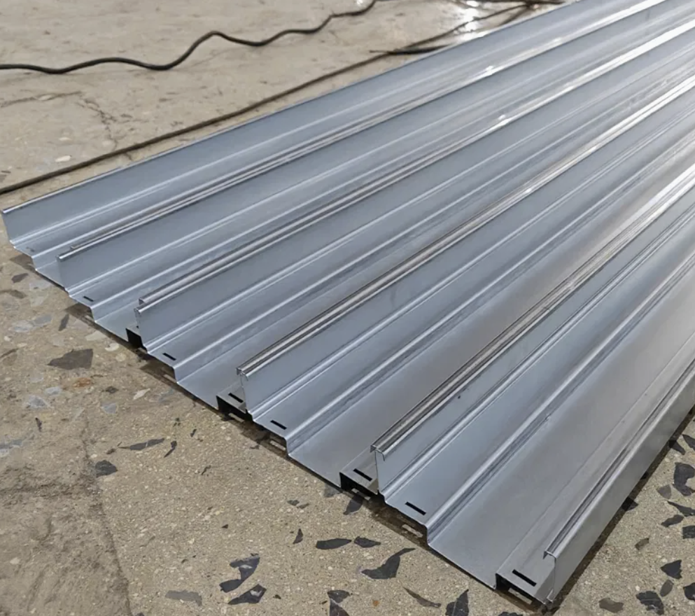 Door frame roll forming machine